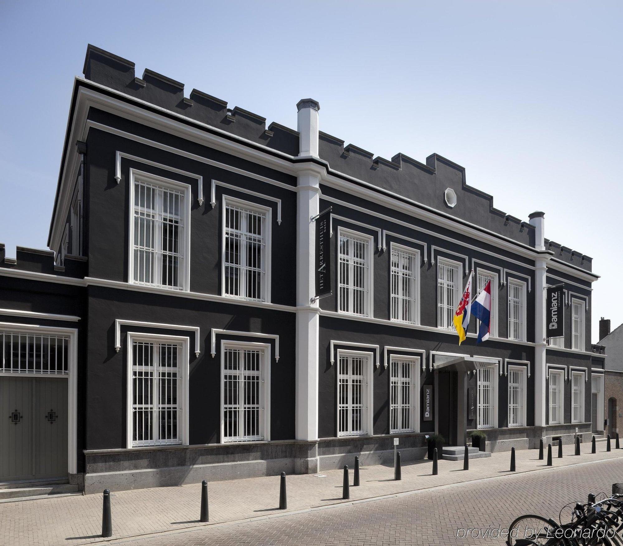 Het Arresthuis Roermond Exterior photo Town Hall