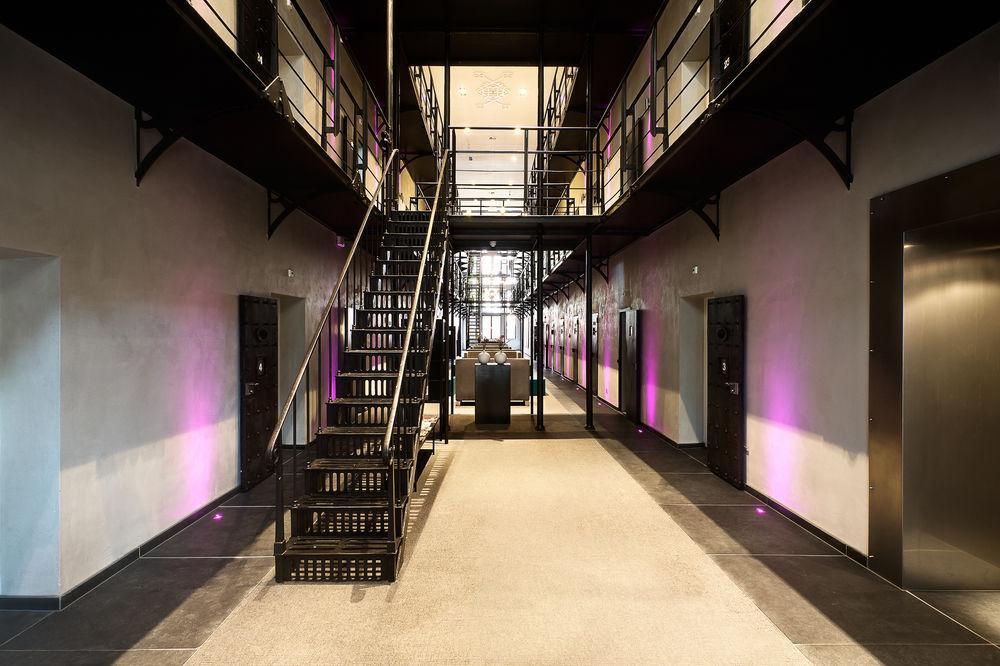 Het Arresthuis Roermond Exterior photo Interior of the hotel