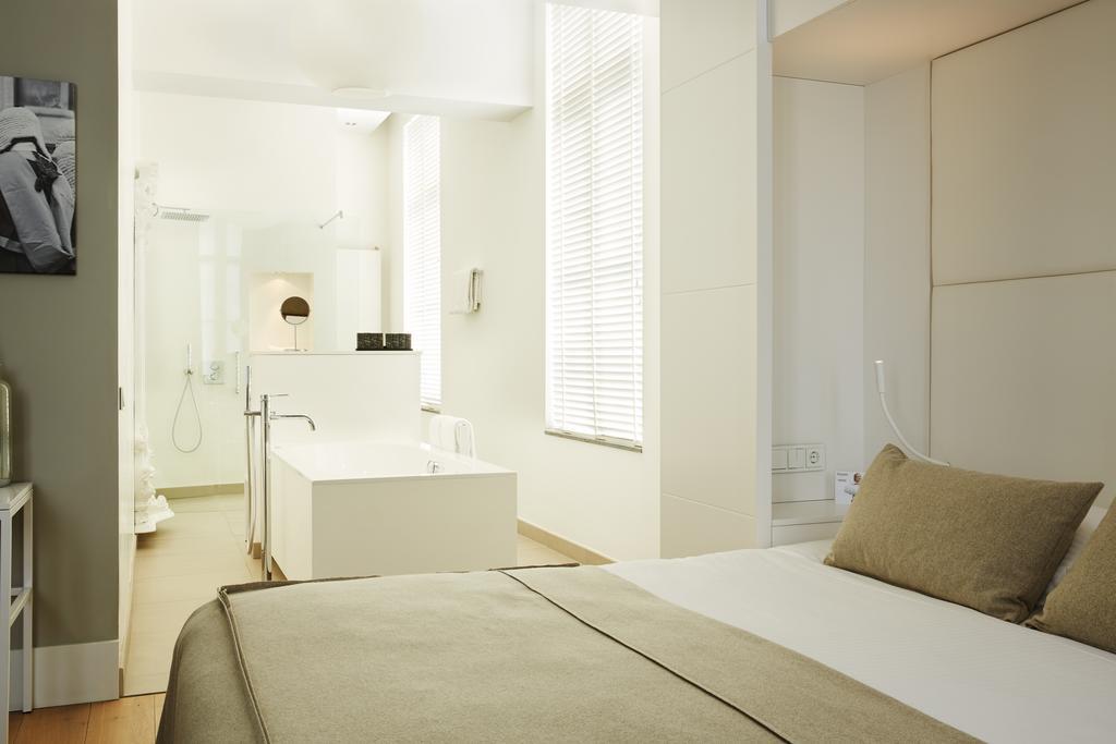 Het Arresthuis Roermond Exterior photo A room at the hotel