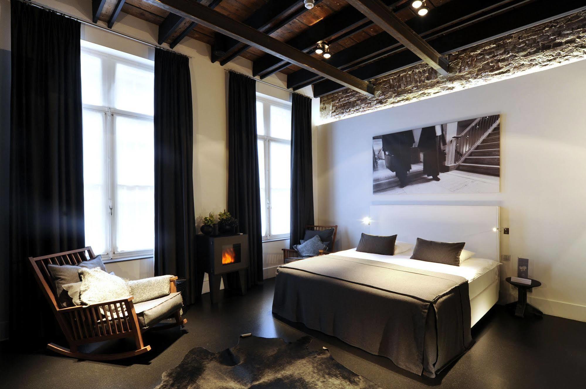 Het Arresthuis Roermond Exterior photo A room at the hotel